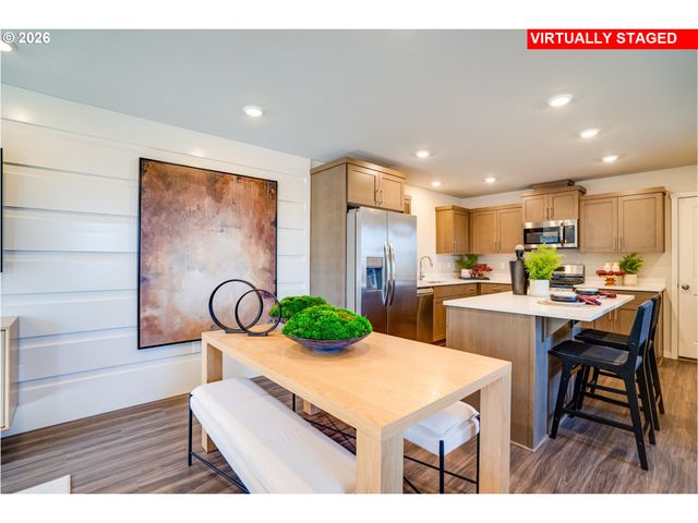 876 Sifuentez Ct, Woodburn, OR 97071