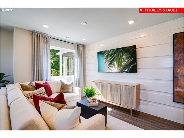 876 Sifuentez Ct, Woodburn, OR 97071