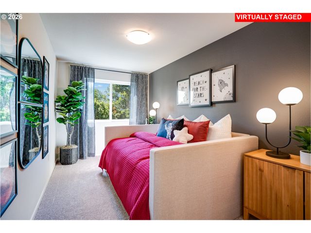 876 Sifuentez Ct, Woodburn, OR 97071