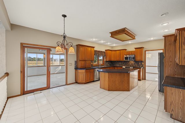 1025 NE Fountain View Court, Ankeny, IA 50021