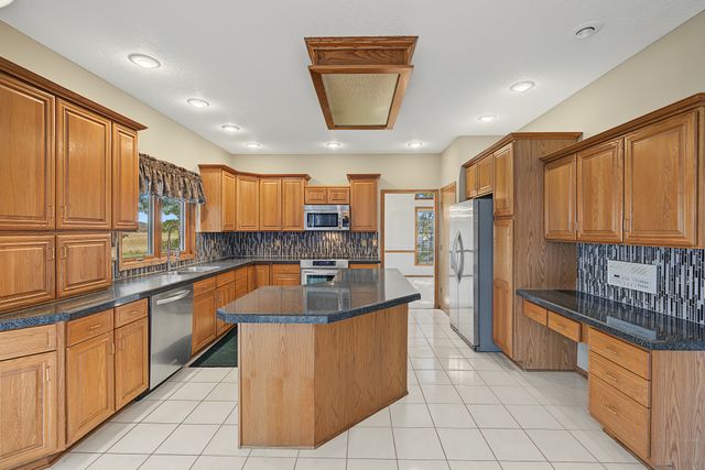 1025 NE Fountain View Court, Ankeny, IA 50021