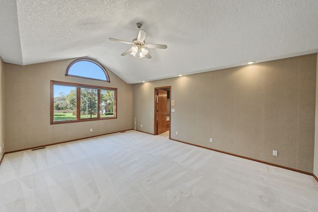 1025 NE Fountain View Court, Ankeny, IA 50021