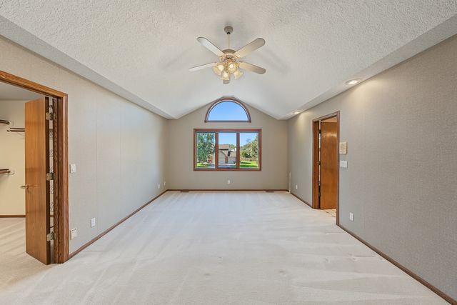1025 NE Fountain View Court, Ankeny, IA 50021