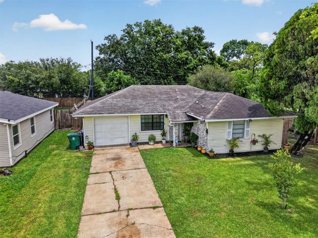 13919 Santa Teresa Road, Houston, TX 77045
