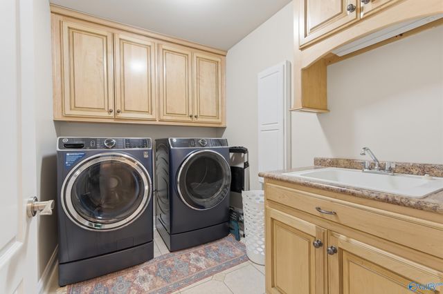 211 Ash Ridge Drive, New Market, AL 35761