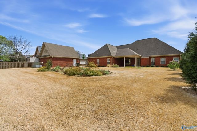 211 Ash Ridge Drive, New Market, AL 35761