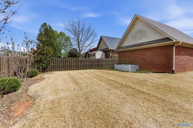 211 Ash Ridge Drive, New Market, AL 35761