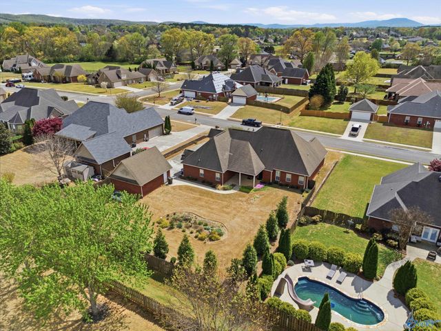 211 Ash Ridge Drive, New Market, AL 35761