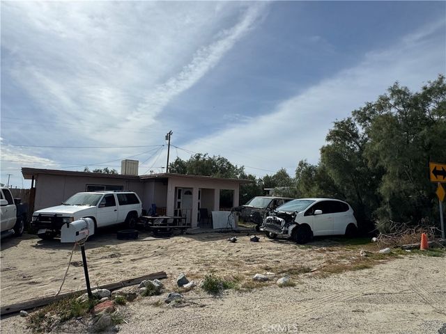 13841 Carson, Trona, CA 93562