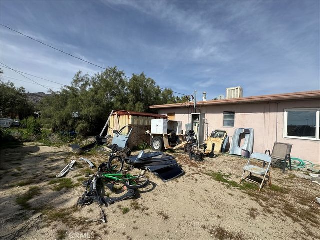 13841 Carson, Trona, CA 93562