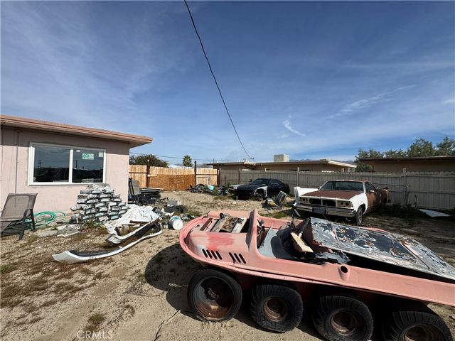 13841 Carson, Trona, CA 93562