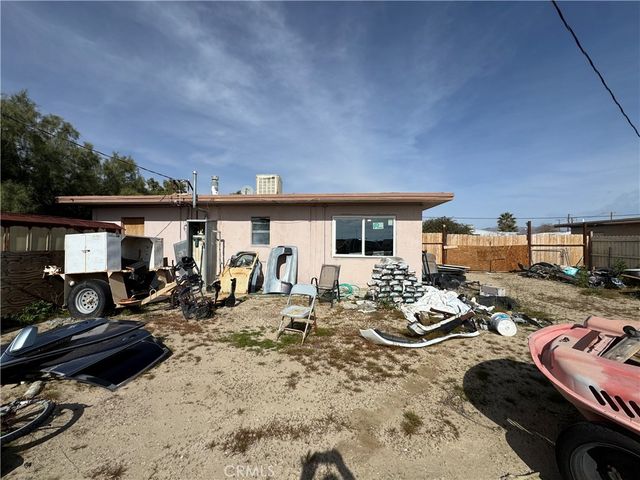13841 Carson, Trona, CA 93562