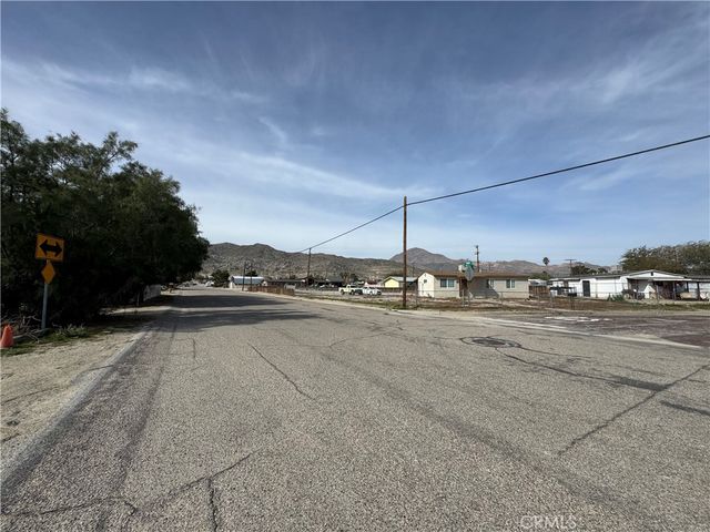 13841 Carson, Trona, CA 93562