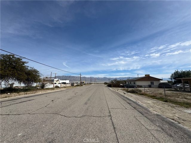 13841 Carson, Trona, CA 93562