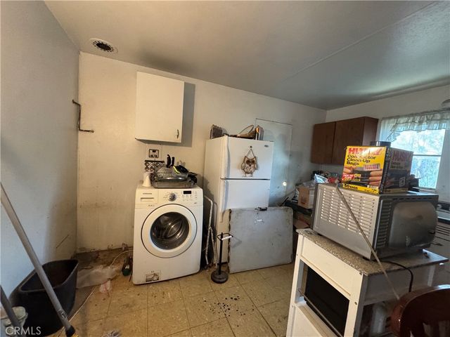 13841 Carson, Trona, CA 93562