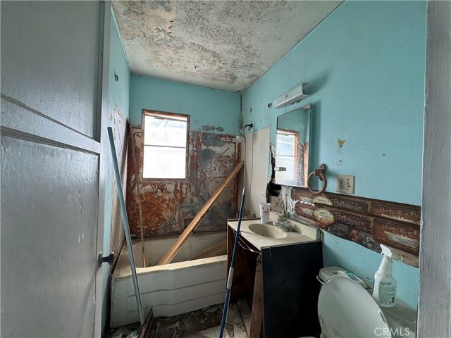 13841 Carson, Trona, CA 93562