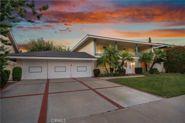 3141 E Palmyra Avenue, Orange, CA 92869