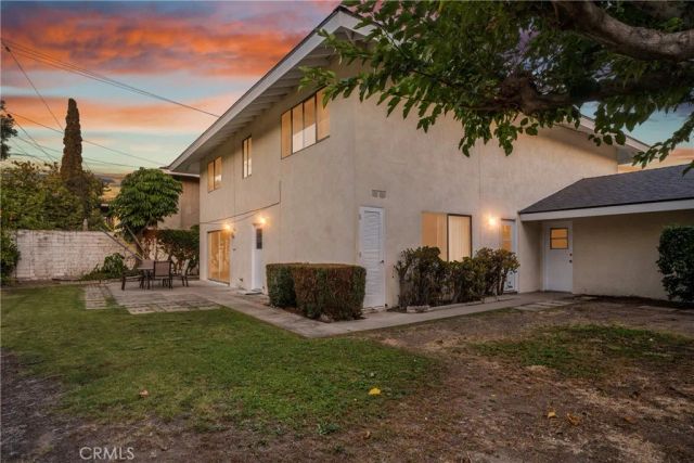 3141 E Palmyra Avenue, Orange, CA 92869