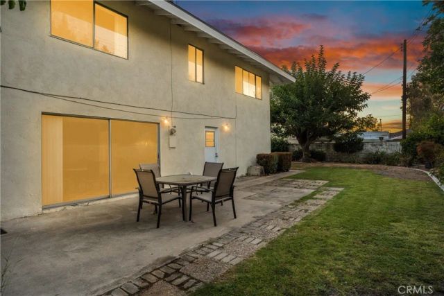 3141 E Palmyra Avenue, Orange, CA 92869