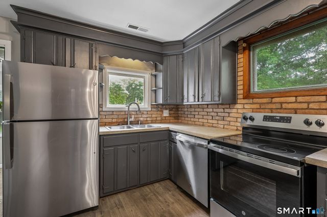 80 Grilleytown Road, Waterbury, CT 06704