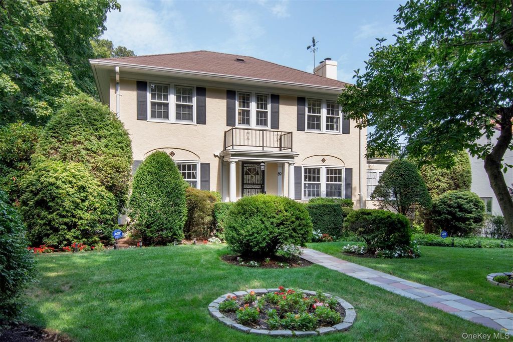 89 Park Drive, Pelham, NY 10803