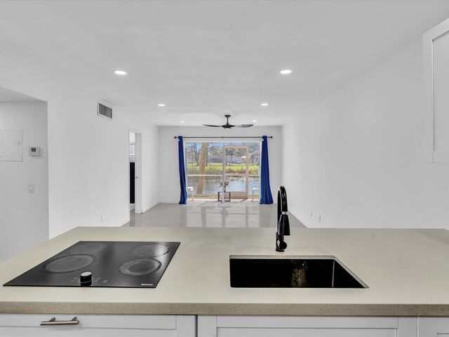 2451 SW 82nd Avenue 108, Davie, FL 33324