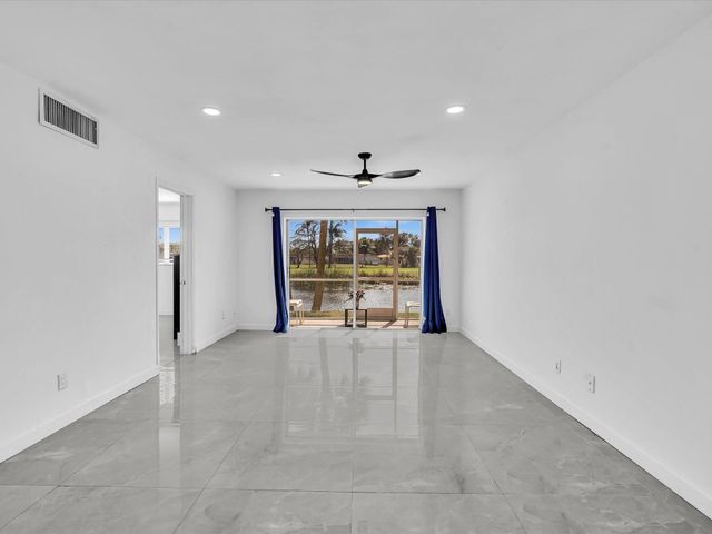 2451 SW 82nd Avenue 108, Davie, FL 33324