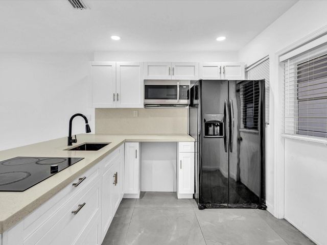 2451 SW 82nd Avenue 108, Davie, FL 33324