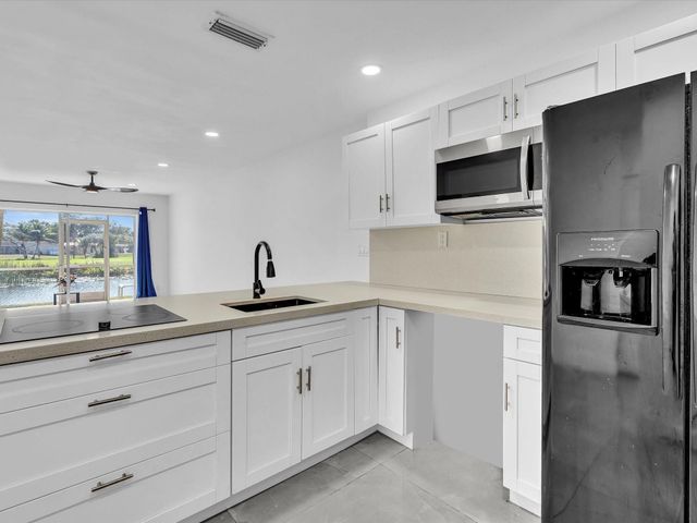 2451 SW 82nd Avenue 108, Davie, FL 33324