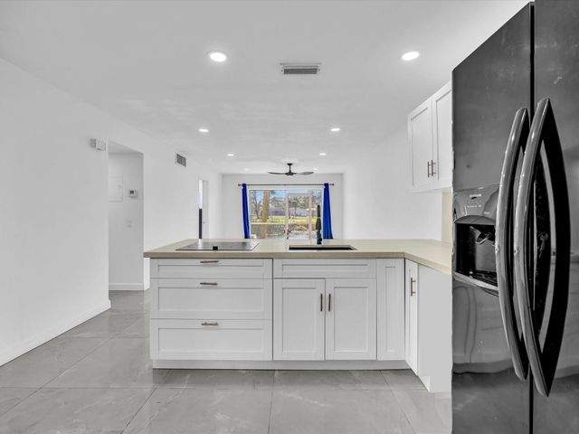 2451 SW 82nd Avenue 108, Davie, FL 33324