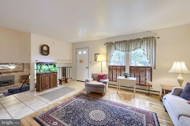 2514 SPLIT RAIL DR, East Petersburg, PA 17520