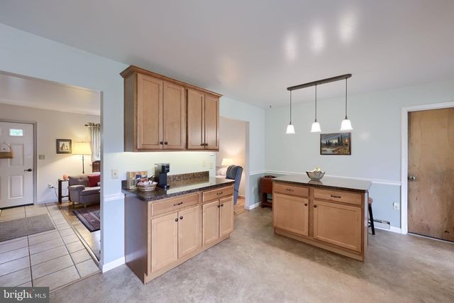 2514 SPLIT RAIL DR, East Petersburg, PA 17520