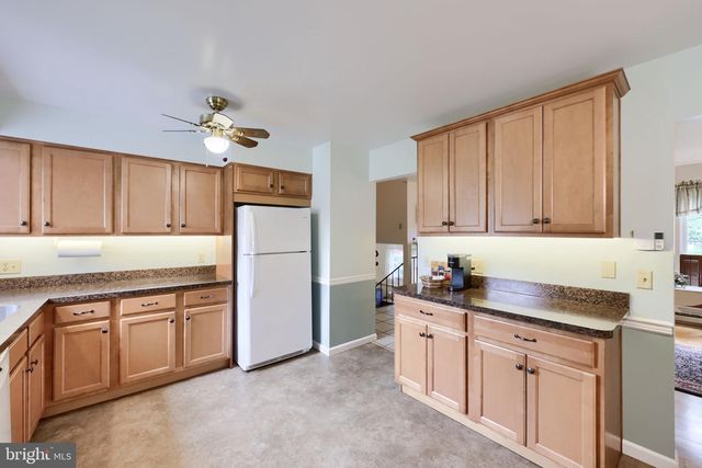 2514 SPLIT RAIL DR, East Petersburg, PA 17520