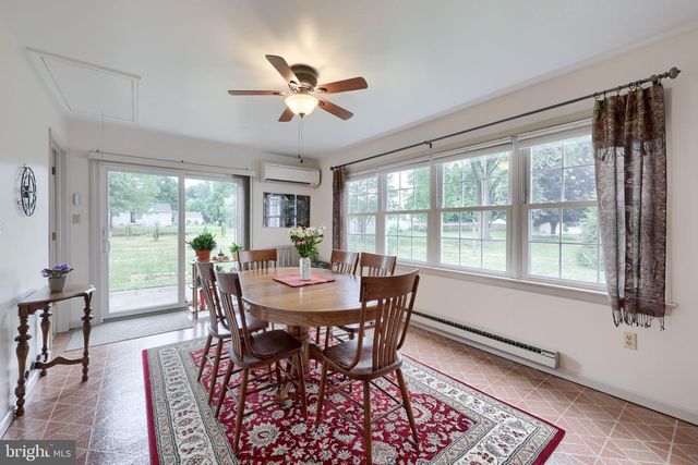 2514 SPLIT RAIL DR, East Petersburg, PA 17520
