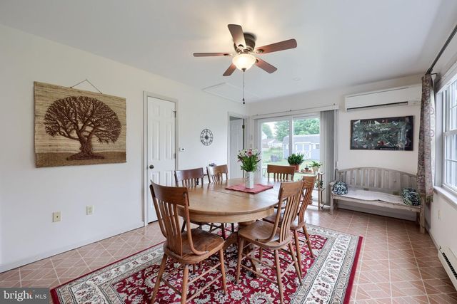 2514 SPLIT RAIL DR, East Petersburg, PA 17520