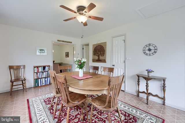 2514 SPLIT RAIL DR, East Petersburg, PA 17520