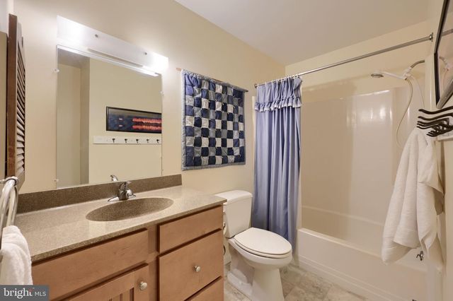 2514 SPLIT RAIL DR, East Petersburg, PA 17520