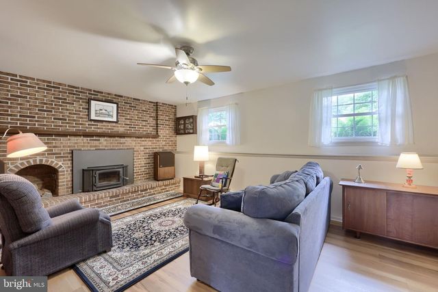 2514 SPLIT RAIL DR, East Petersburg, PA 17520