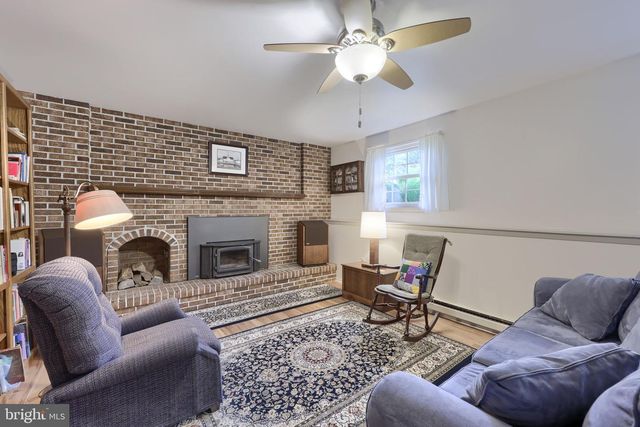 2514 SPLIT RAIL DR, East Petersburg, PA 17520