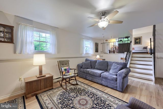 2514 SPLIT RAIL DR, East Petersburg, PA 17520
