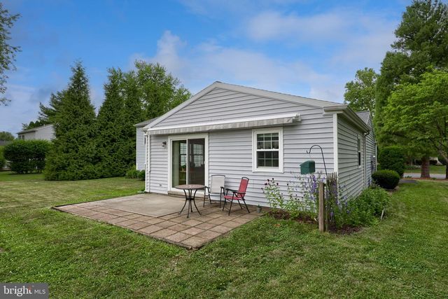 2514 SPLIT RAIL DR, East Petersburg, PA 17520