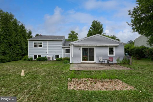 2514 SPLIT RAIL DR, East Petersburg, PA 17520