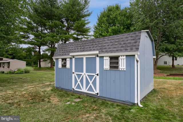 2514 SPLIT RAIL DR, East Petersburg, PA 17520