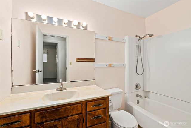 177 Whitney Boulevard, Chehalis, WA 98532