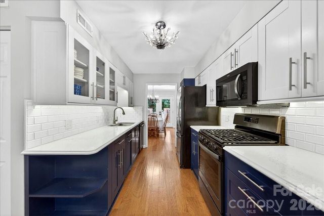 5803 Sharon Road K, Charlotte, NC 28210