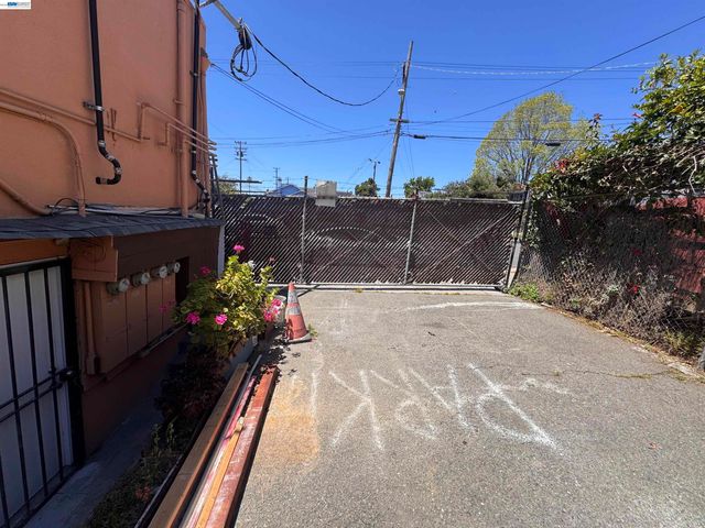 4200 Foothill Blvd, Oakland, CA 94601