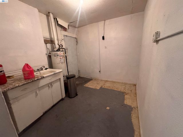 4200 Foothill Blvd, Oakland, CA 94601