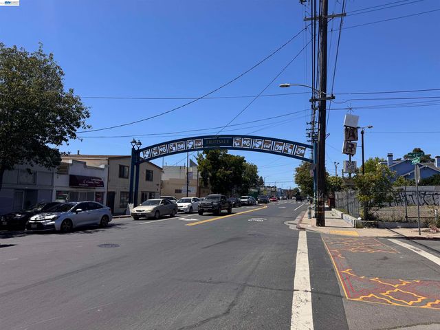 4200 Foothill Blvd, Oakland, CA 94601