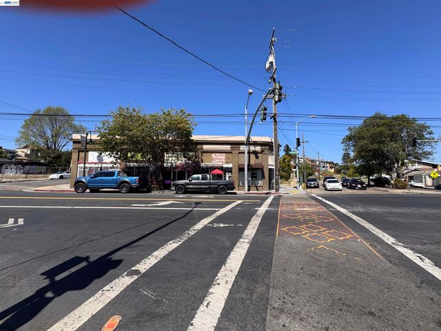 4200 Foothill Blvd, Oakland, CA 94601