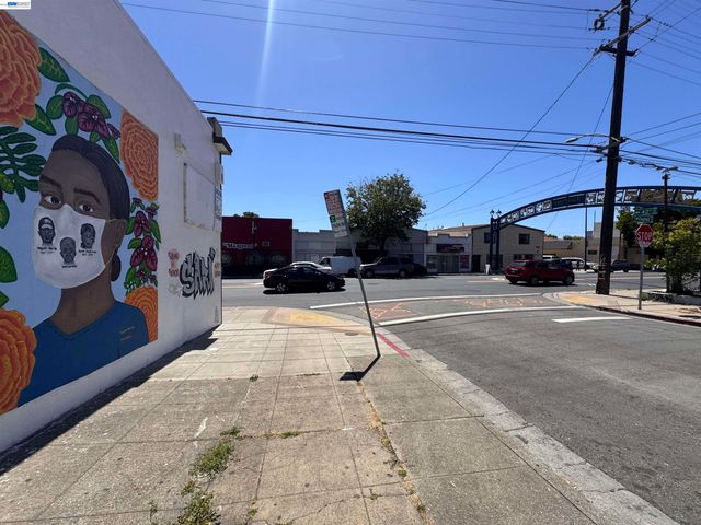 4200 Foothill Blvd, Oakland, CA 94601